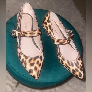 Gianni Bini Leopard pointy flats
